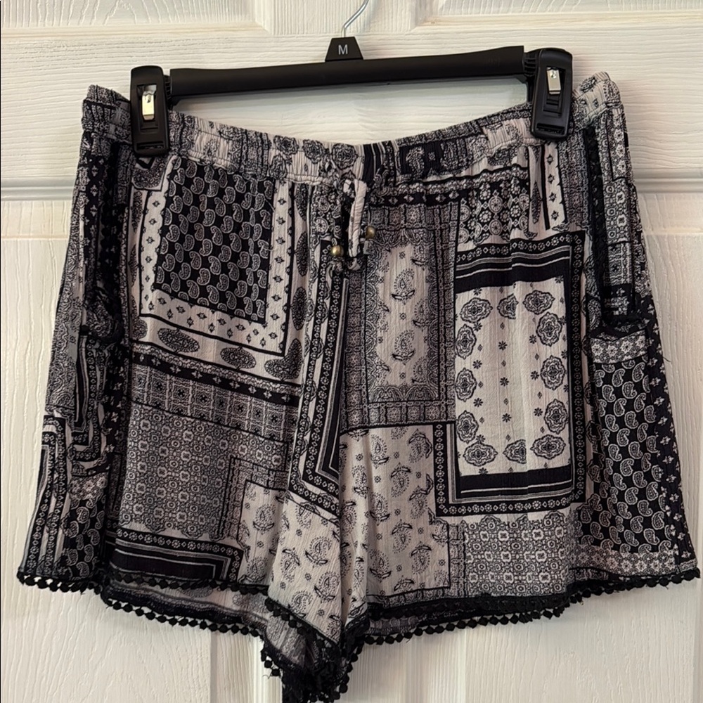 Black and White Patterned Women's Shorts